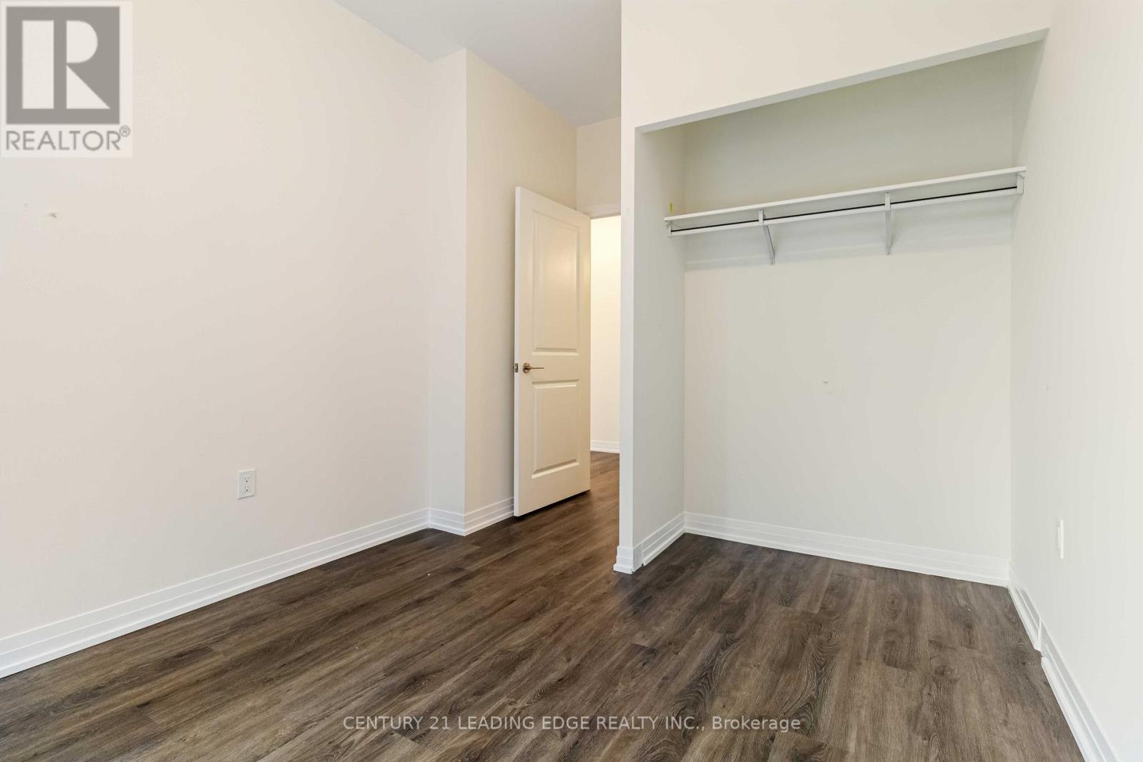 15 Watergarden Drive, Mississauga, Ontario  L5R 0H4 - Photo 12 - W12472456