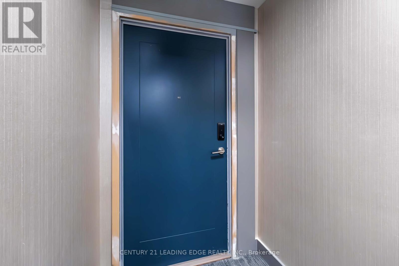 15 Watergarden Drive, Mississauga, Ontario  L5R 0H4 - Photo 5 - W12472456