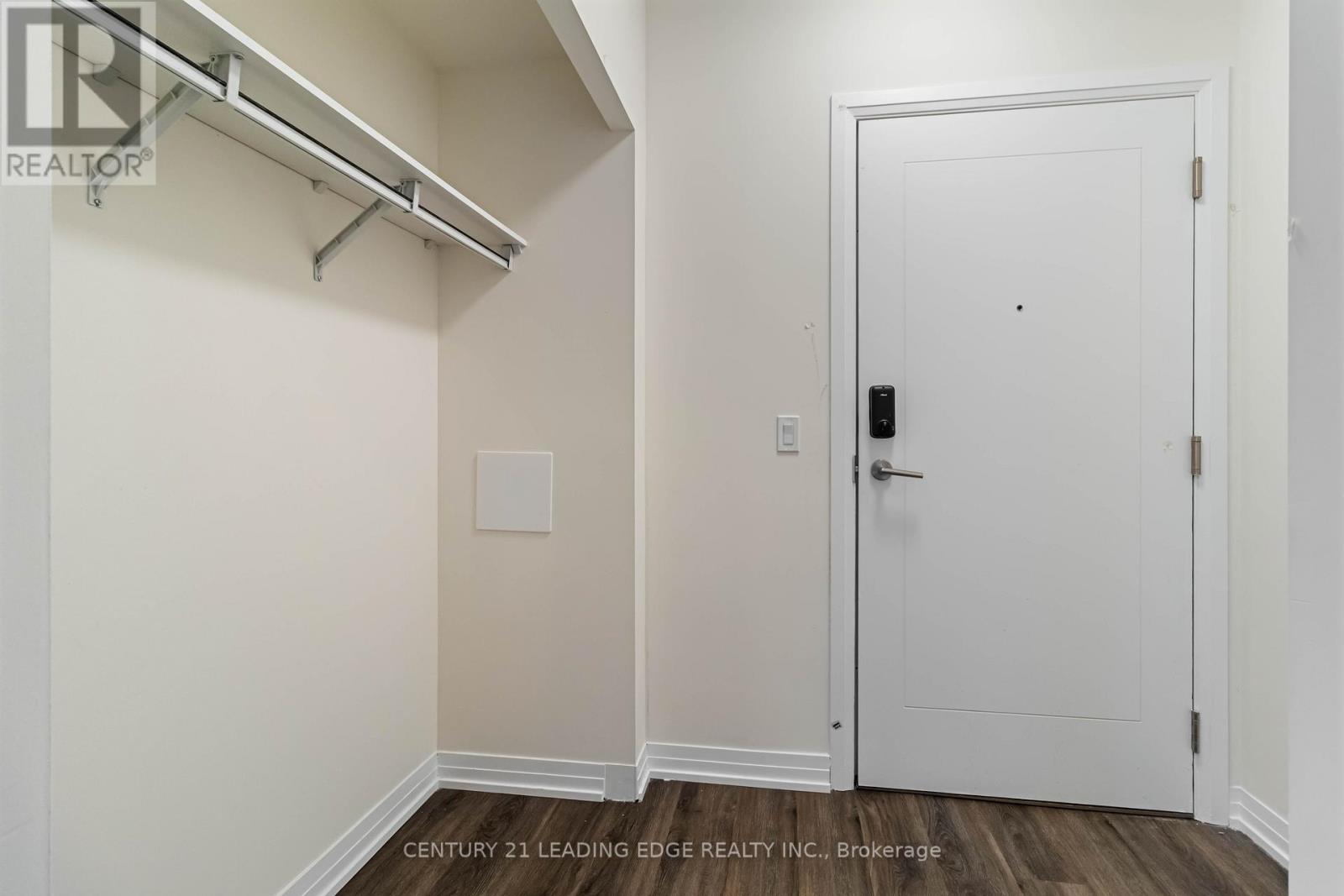 15 Watergarden Drive, Mississauga, Ontario  L5R 0H4 - Photo 7 - W12472456