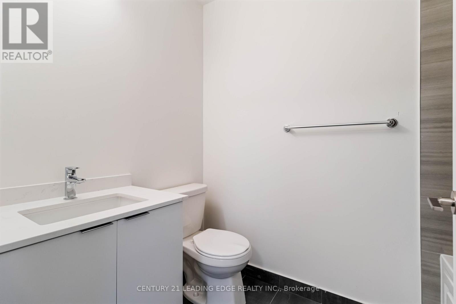 15 Watergarden Drive, Mississauga, Ontario  L5R 0H4 - Photo 8 - W12472456