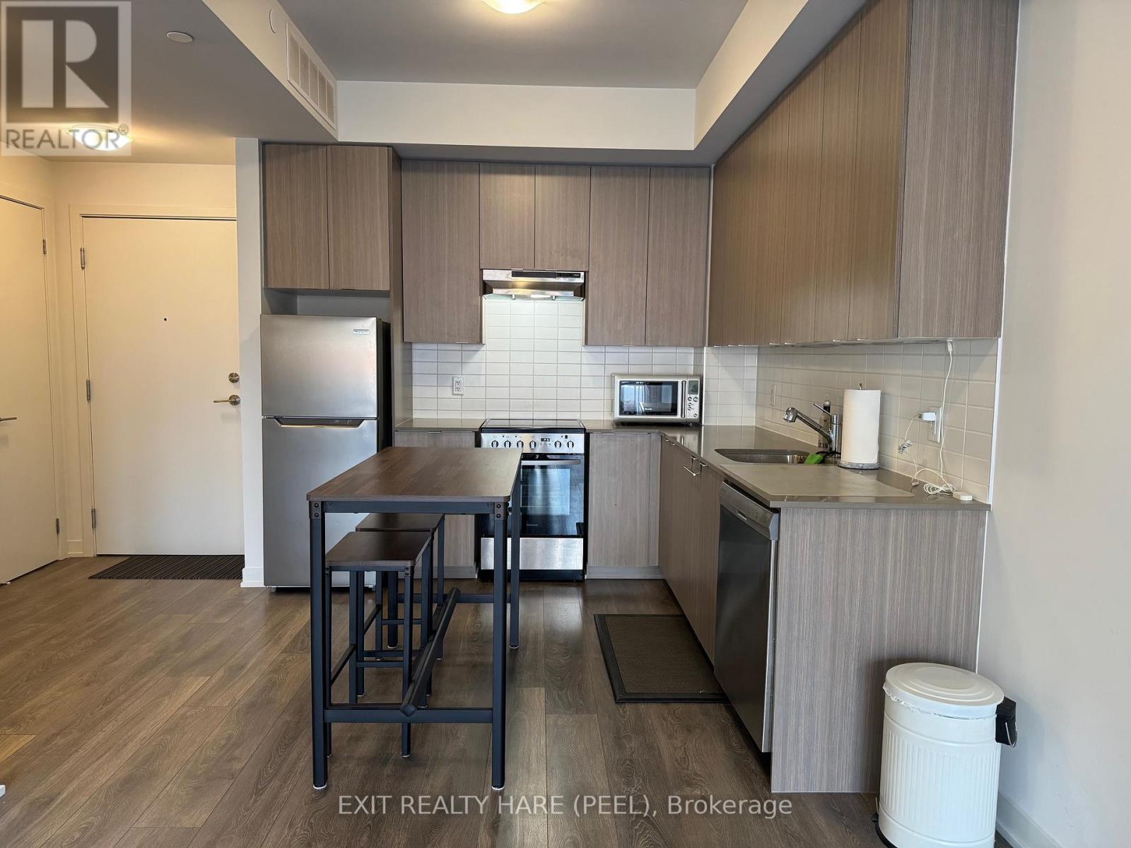 115 - 62 Sky Harbour Drive, Brampton, Ontario  L6Y 6J2 - Photo 2 - W12472472
