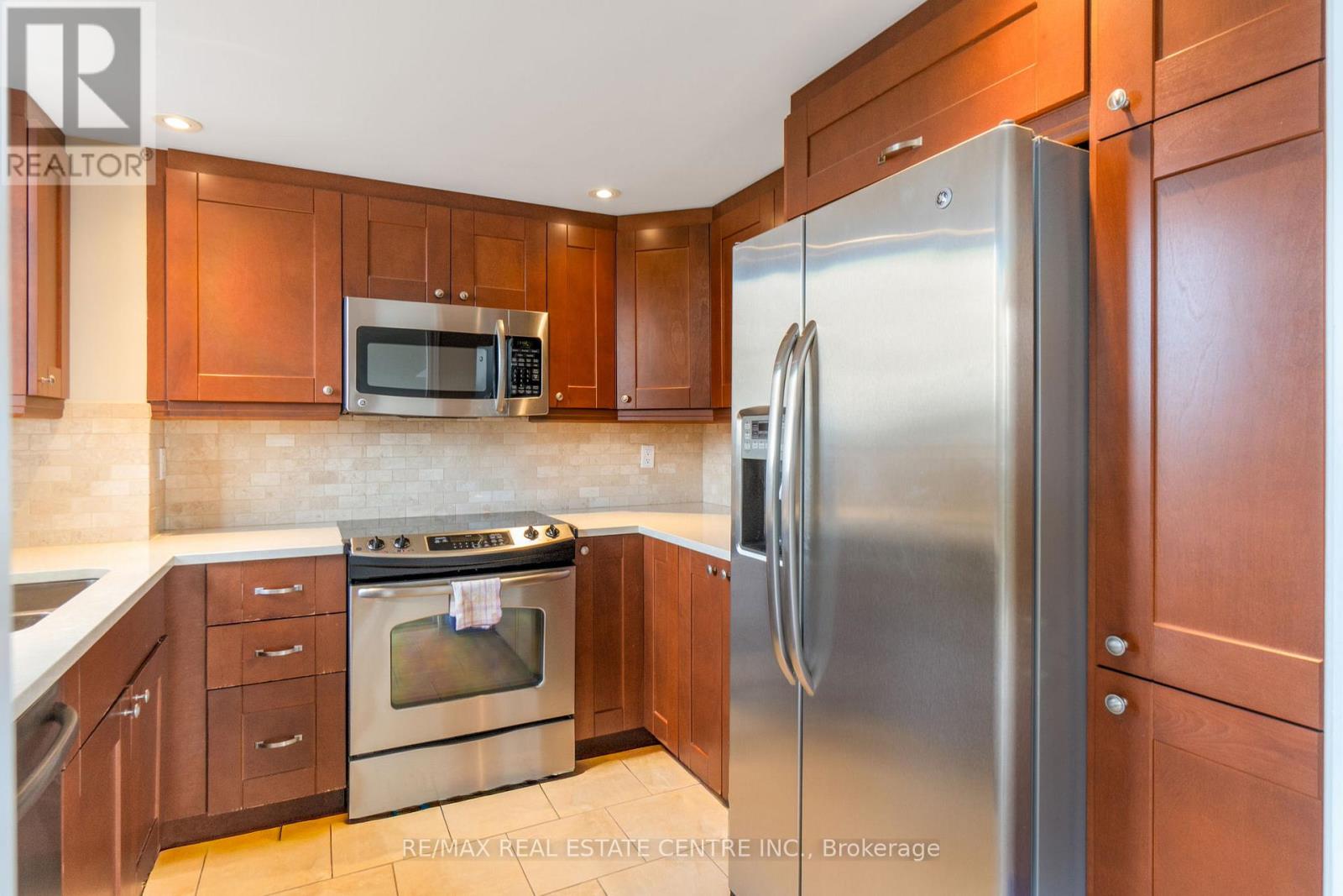502 - 880 Dundas Street W, Mississauga (Erindale), Ontario  L5C 4H3 - Photo 11 - W12472482