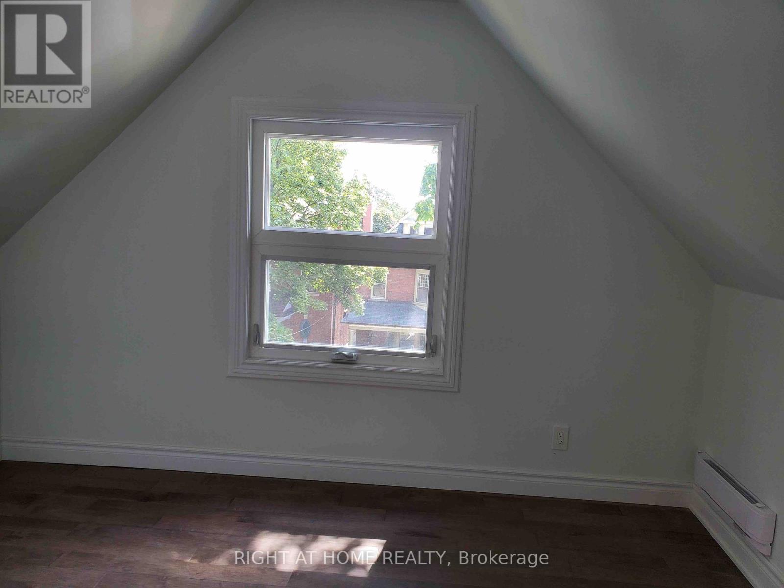 54 Harvard Avenue, Toronto, Ontario  M6R 1C6 - Photo 6 - W12472486