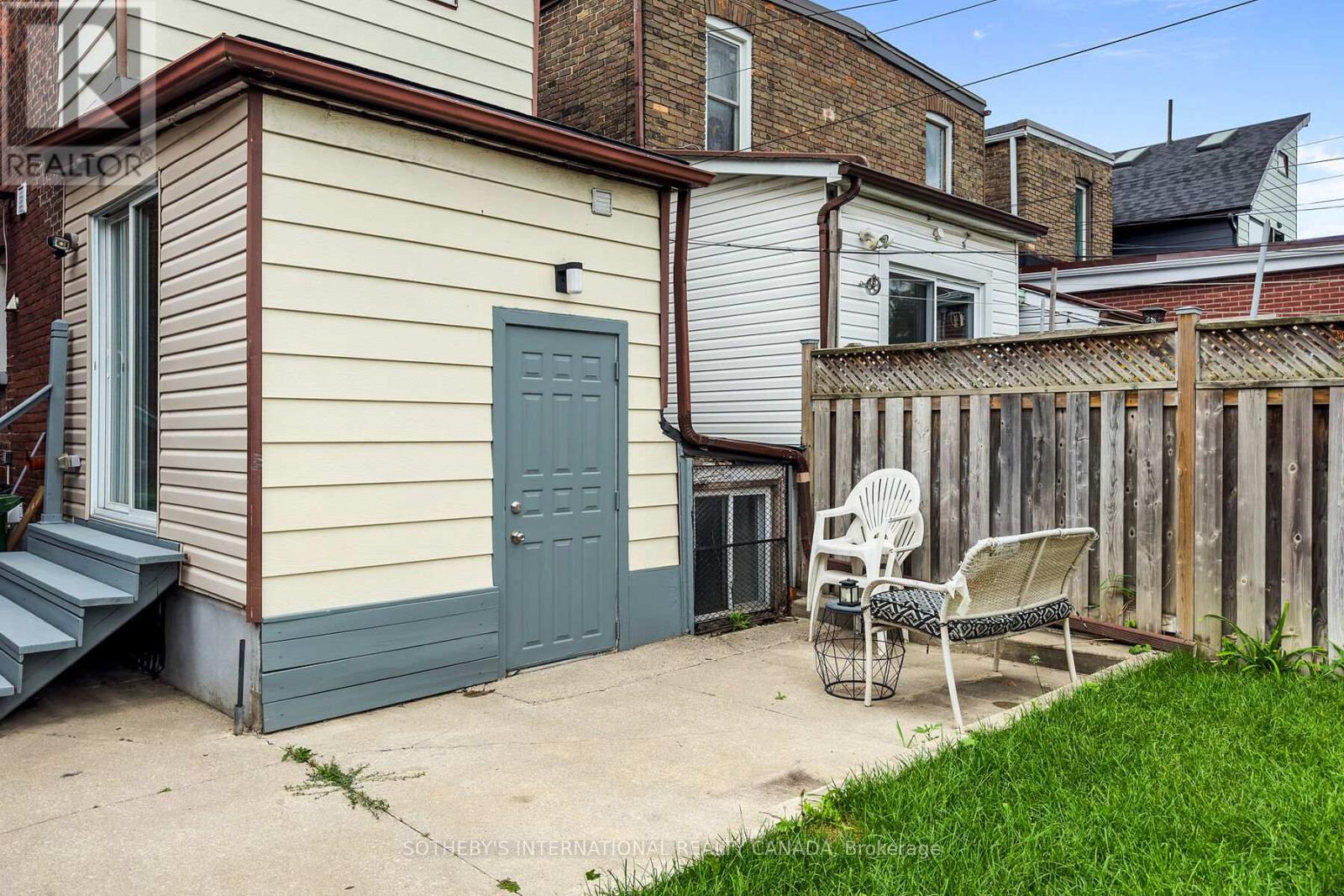 375 Westmoreland Avenue, Toronto, Ontario  M6H 3A6 - Photo 25 - W12472495