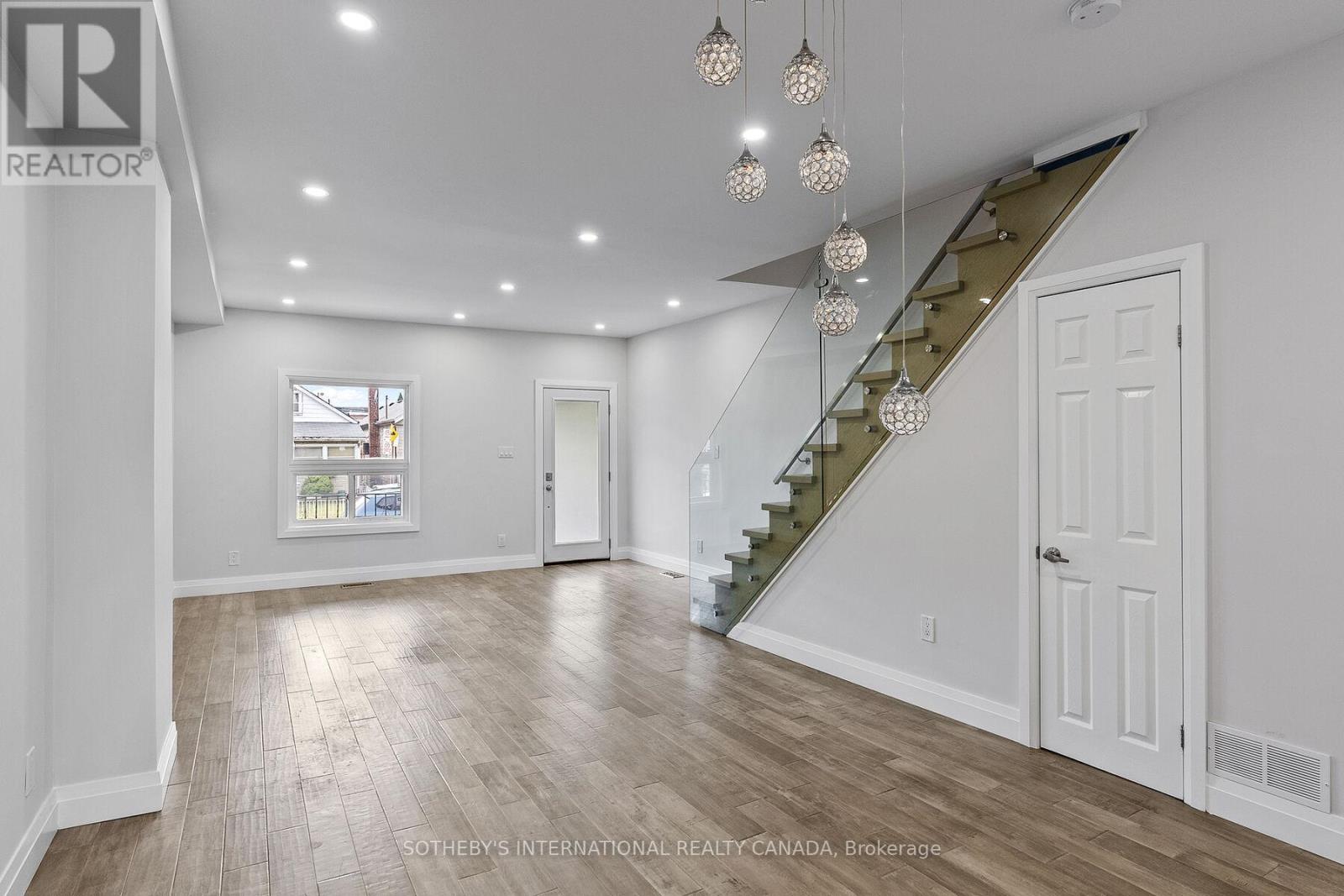 375 Westmoreland Avenue, Toronto, Ontario  M6H 3A6 - Photo 9 - W12472495