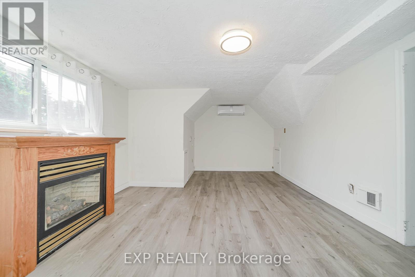 1331 St. James Avenue, Mississauga, Ontario  L5E 1J3 - Photo 35 - W12472509
