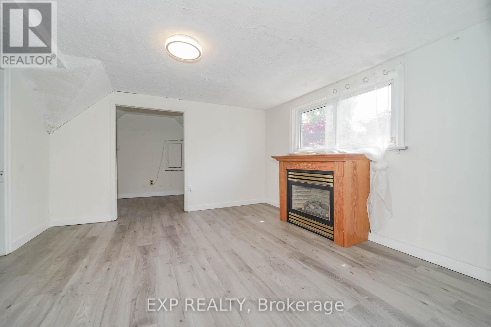 1331 St. James Avenue, Mississauga, Ontario  L5E 1J3 - Photo 36 - W12472509