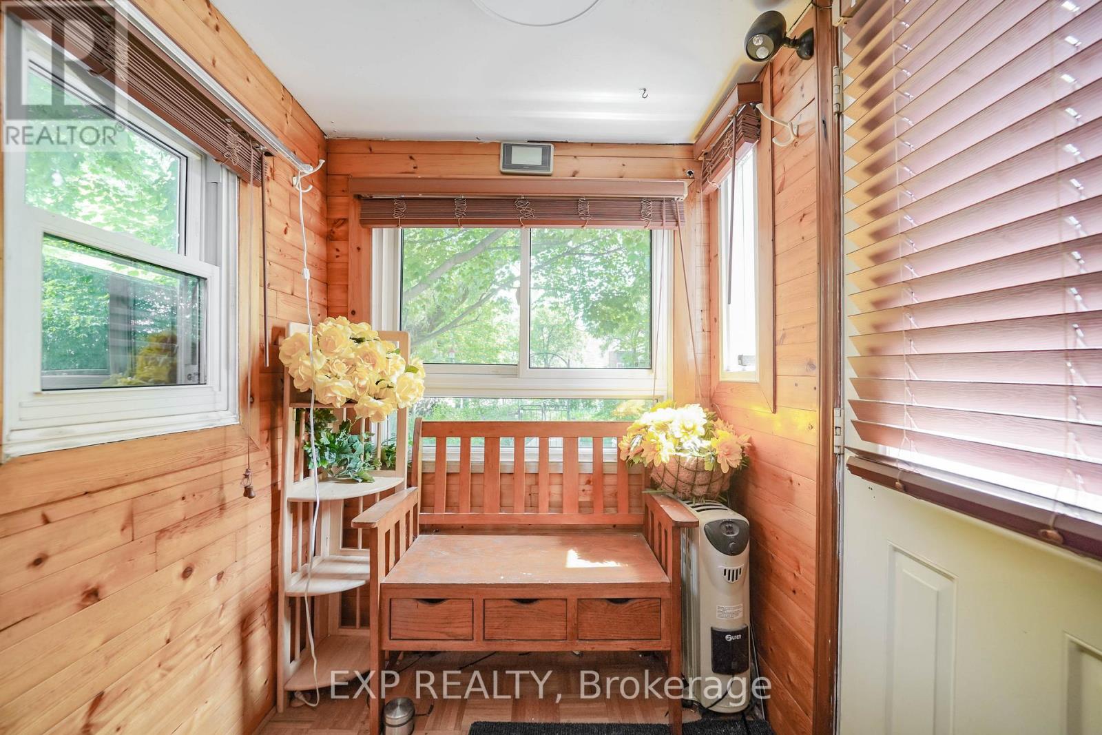 1331 St. James Avenue, Mississauga, Ontario  L5E 1J3 - Photo 49 - W12472509