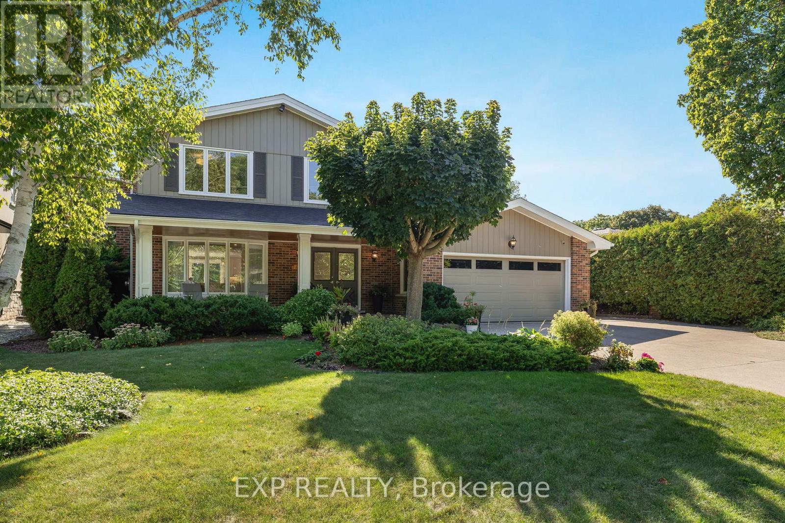 226 Shoreacres Road, Burlington, Ontario  L7L 2H2 - Photo 2 - W12472510