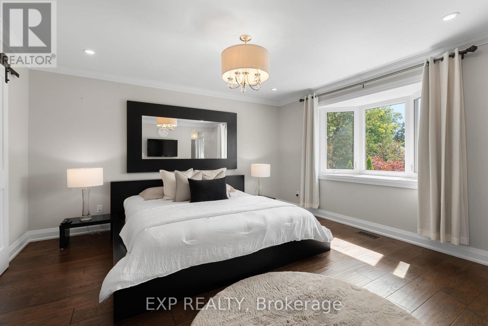 226 Shoreacres Road, Burlington, Ontario  L7L 2H2 - Photo 25 - W12472510