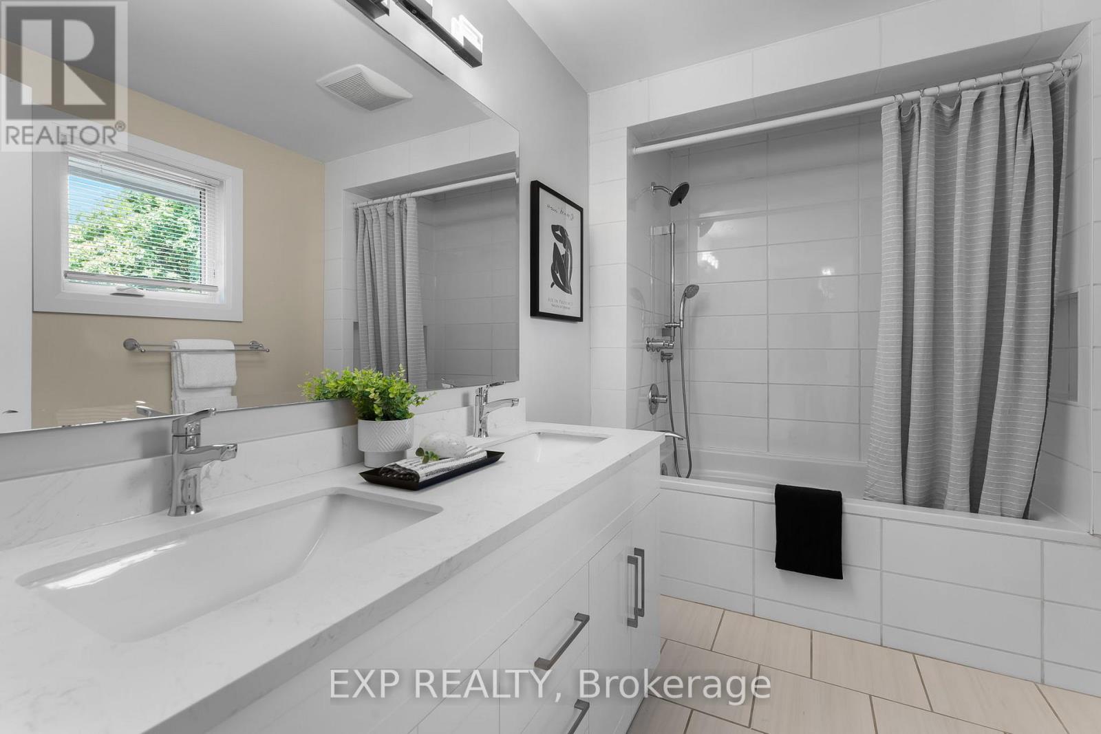 226 Shoreacres Road, Burlington, Ontario  L7L 2H2 - Photo 32 - W12472510
