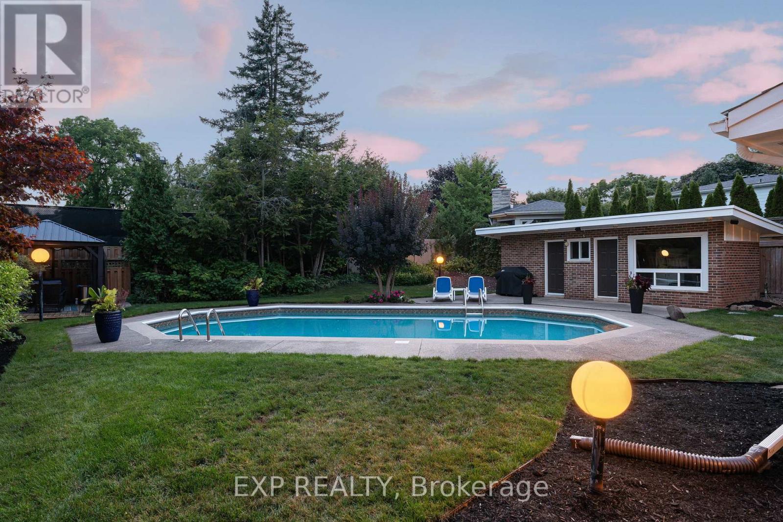 226 Shoreacres Road, Burlington, Ontario  L7L 2H2 - Photo 44 - W12472510
