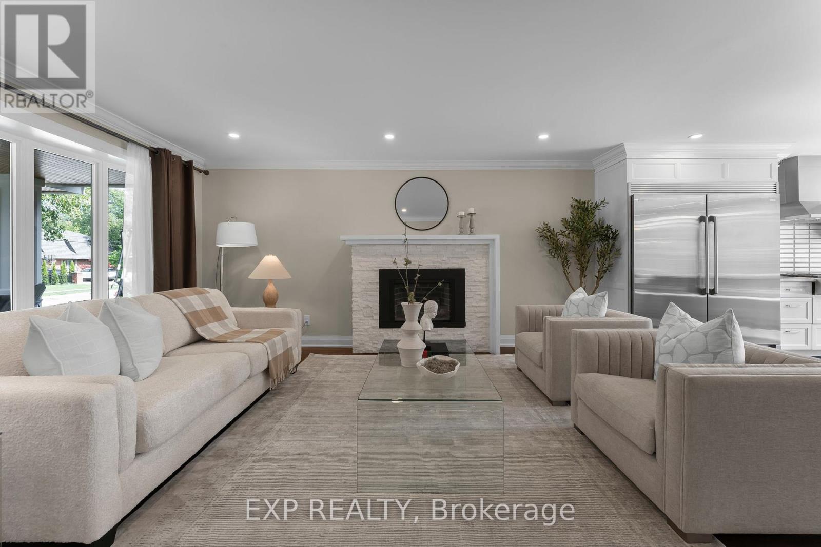 226 Shoreacres Road, Burlington, Ontario  L7L 2H2 - Photo 8 - W12472510