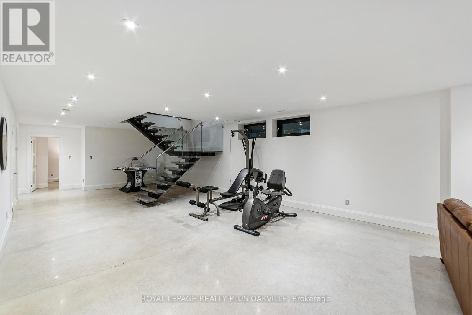 1207 Stirling Drive, Oakville (Sw Southwest), Ontario  L6L 1E5 - Photo 32 - W12472511