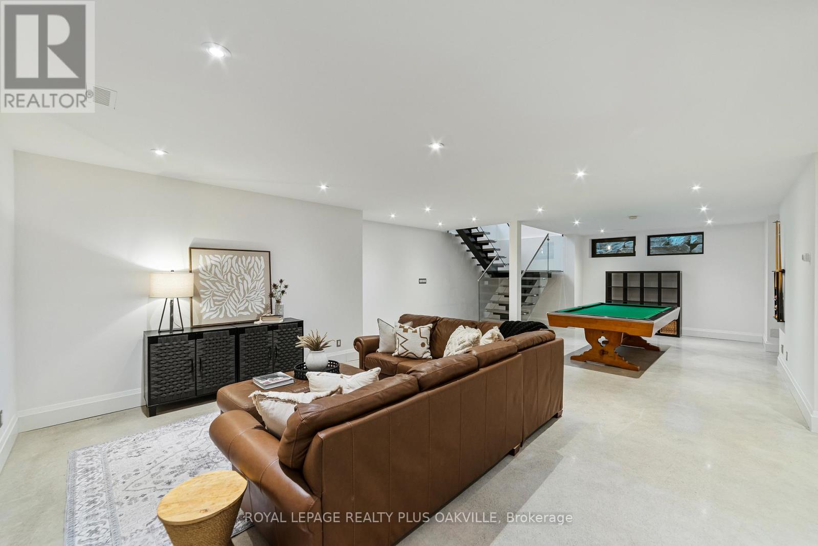 1207 Stirling Drive, Oakville (Sw Southwest), Ontario  L6L 1E5 - Photo 35 - W12472511