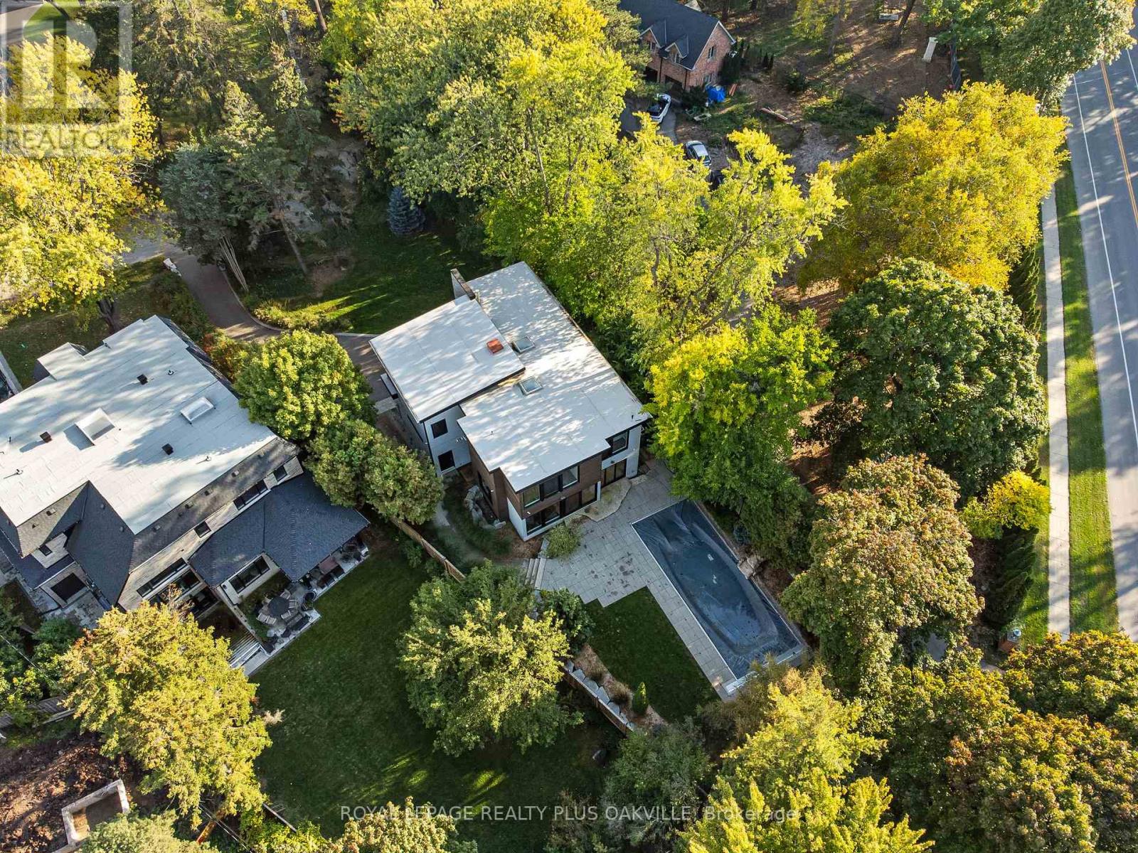 1207 Stirling Drive, Oakville (Sw Southwest), Ontario  L6L 1E5 - Photo 41 - W12472511