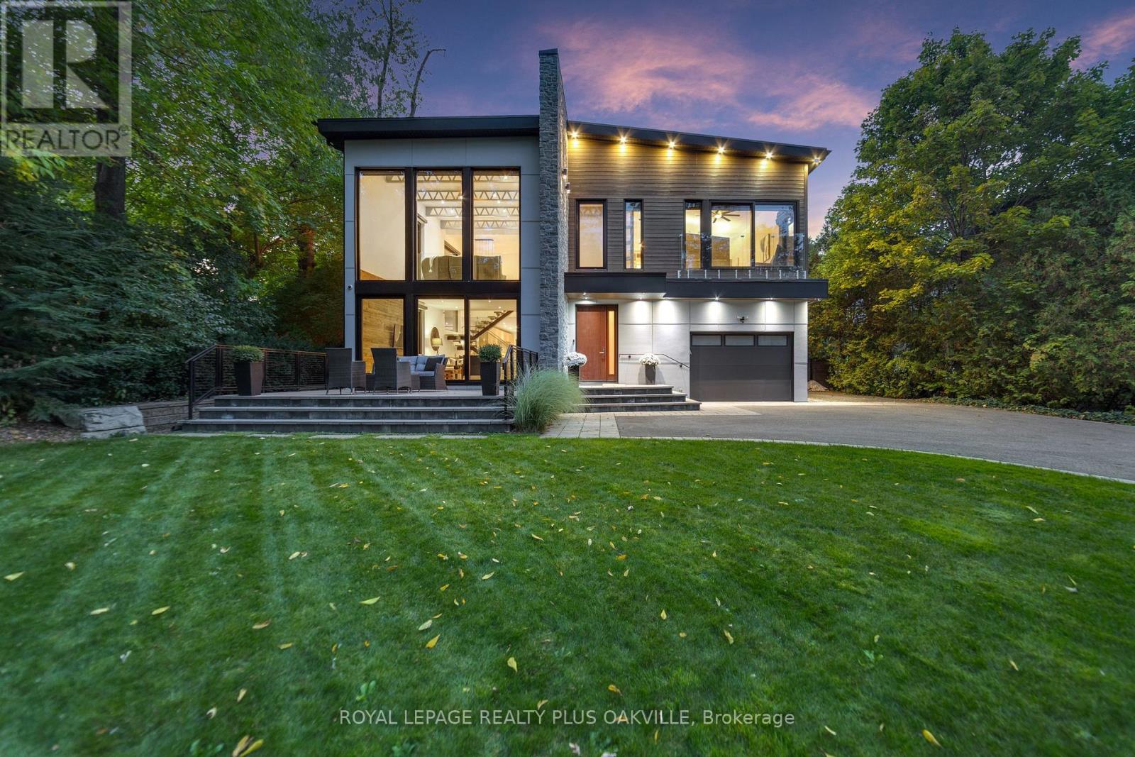 1207 Stirling Drive, Oakville (Sw Southwest), Ontario  L6L 1E5 - Photo 46 - W12472511