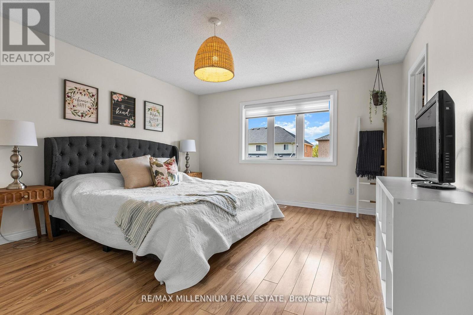 17 Prince Crescent, Brampton (Northwest Sandalwood Parkway), Ontario  L7A 2C9 - Photo 21 - W12472534