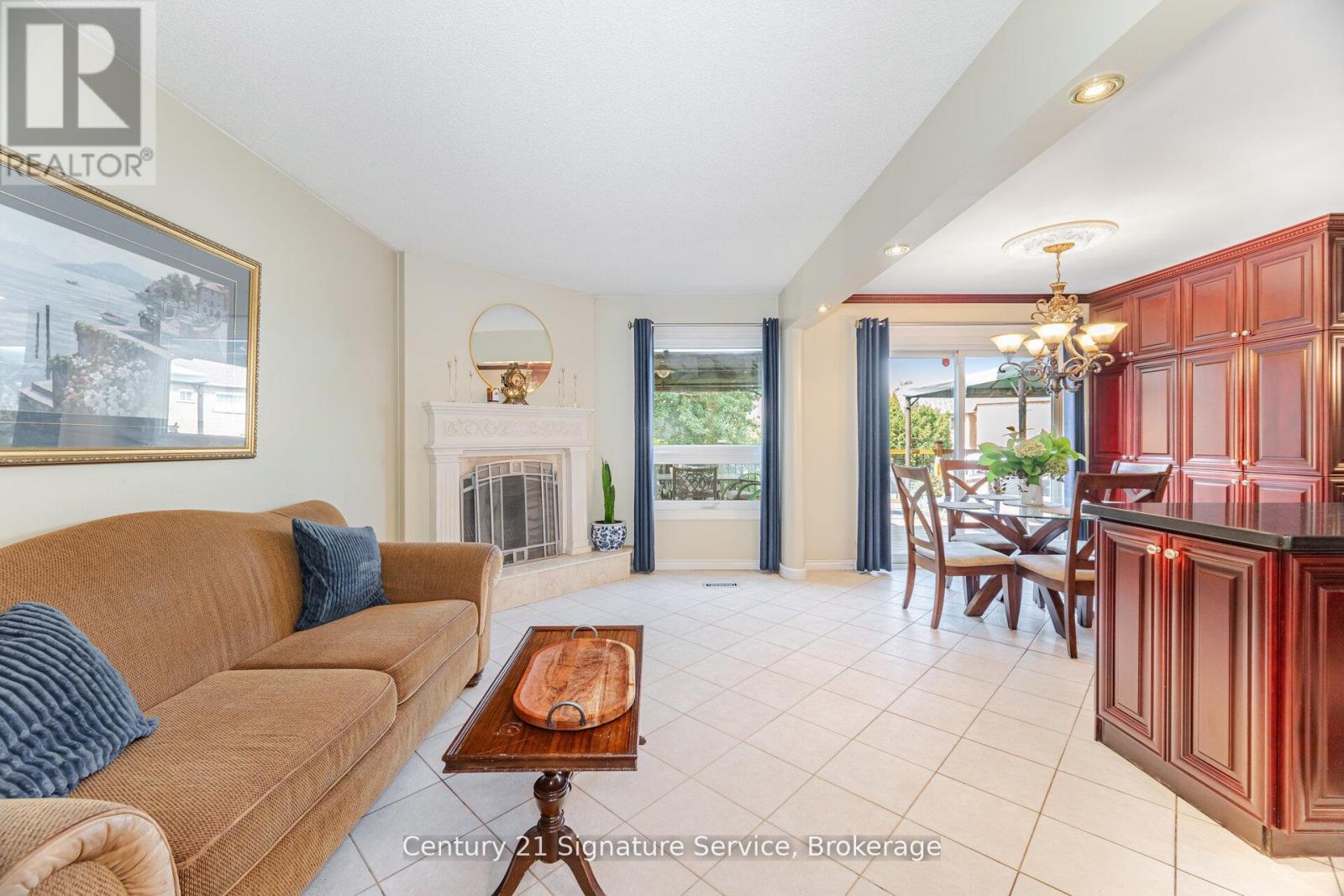 5955 Ladyburn Crescent, Mississauga (East Credit), Ontario  L5M 4V7 - Photo 12 - W12472542