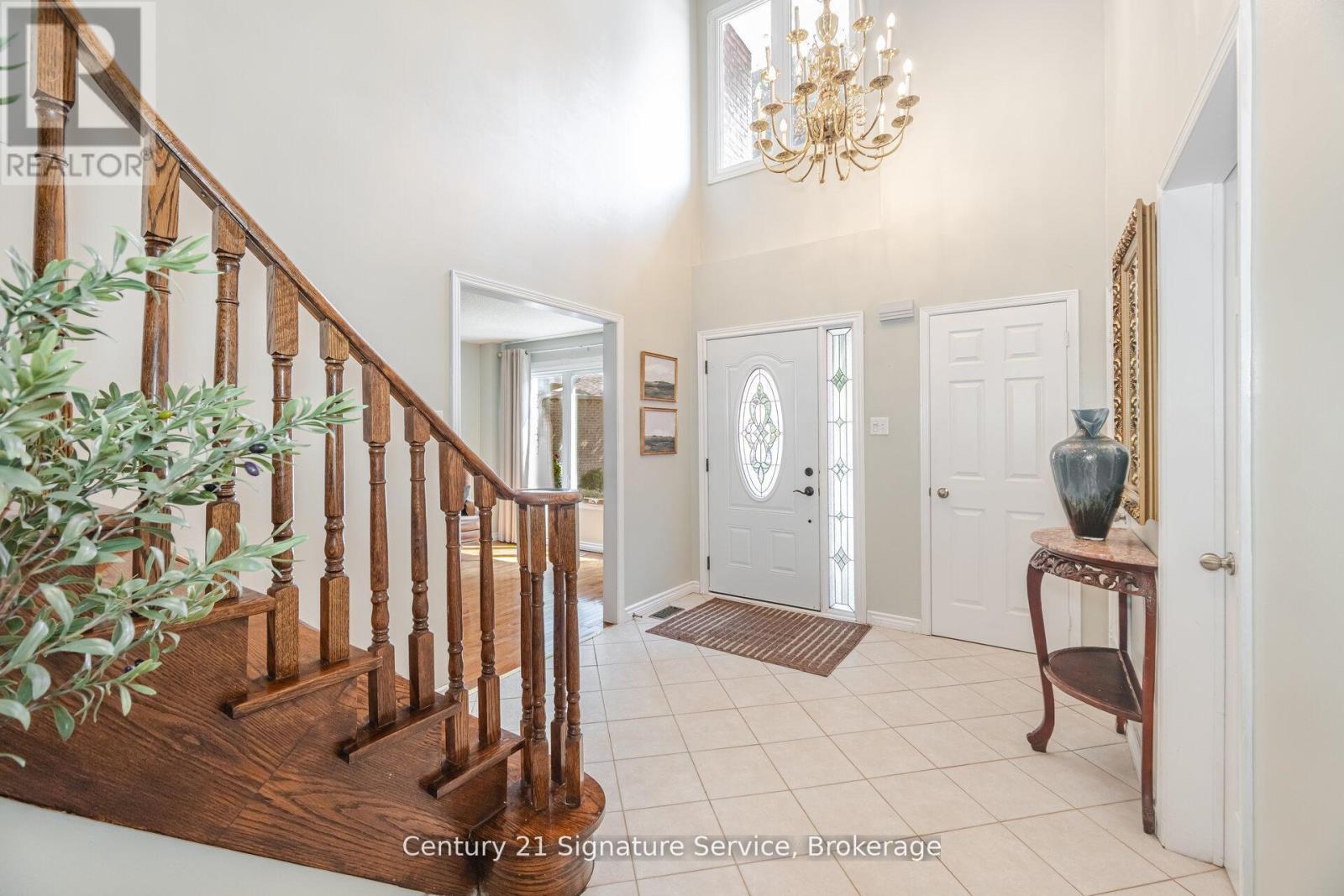 5955 Ladyburn Crescent, Mississauga (East Credit), Ontario  L5M 4V7 - Photo 4 - W12472542