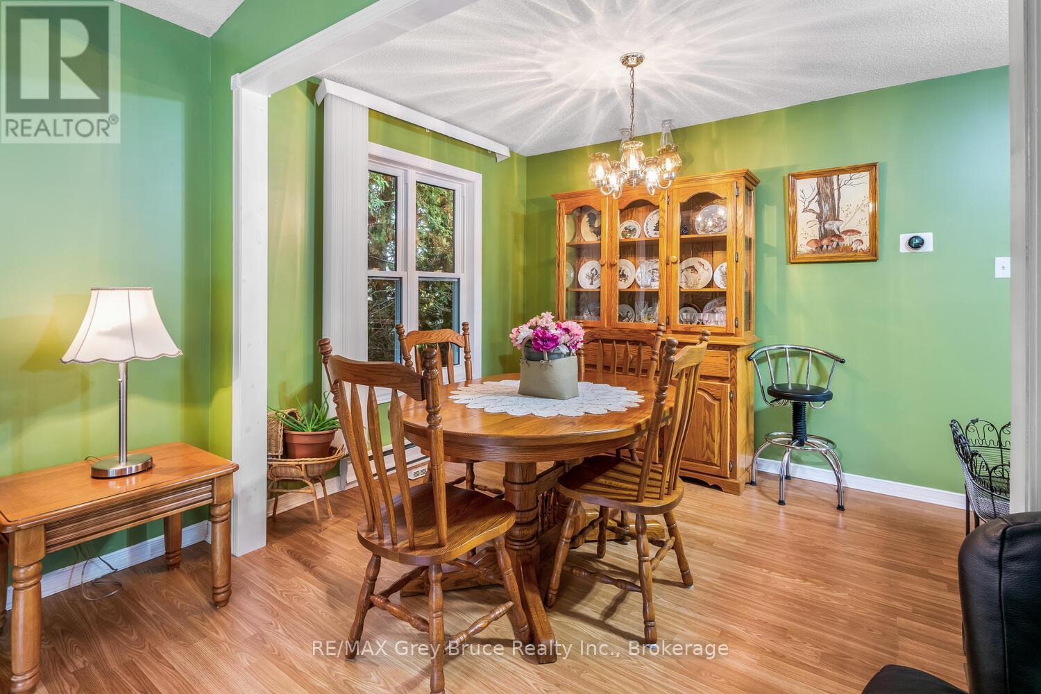349 Taylor Street, South Bruce Peninsula, Ontario  N0H 2T0 - Photo 12 - X12472562
