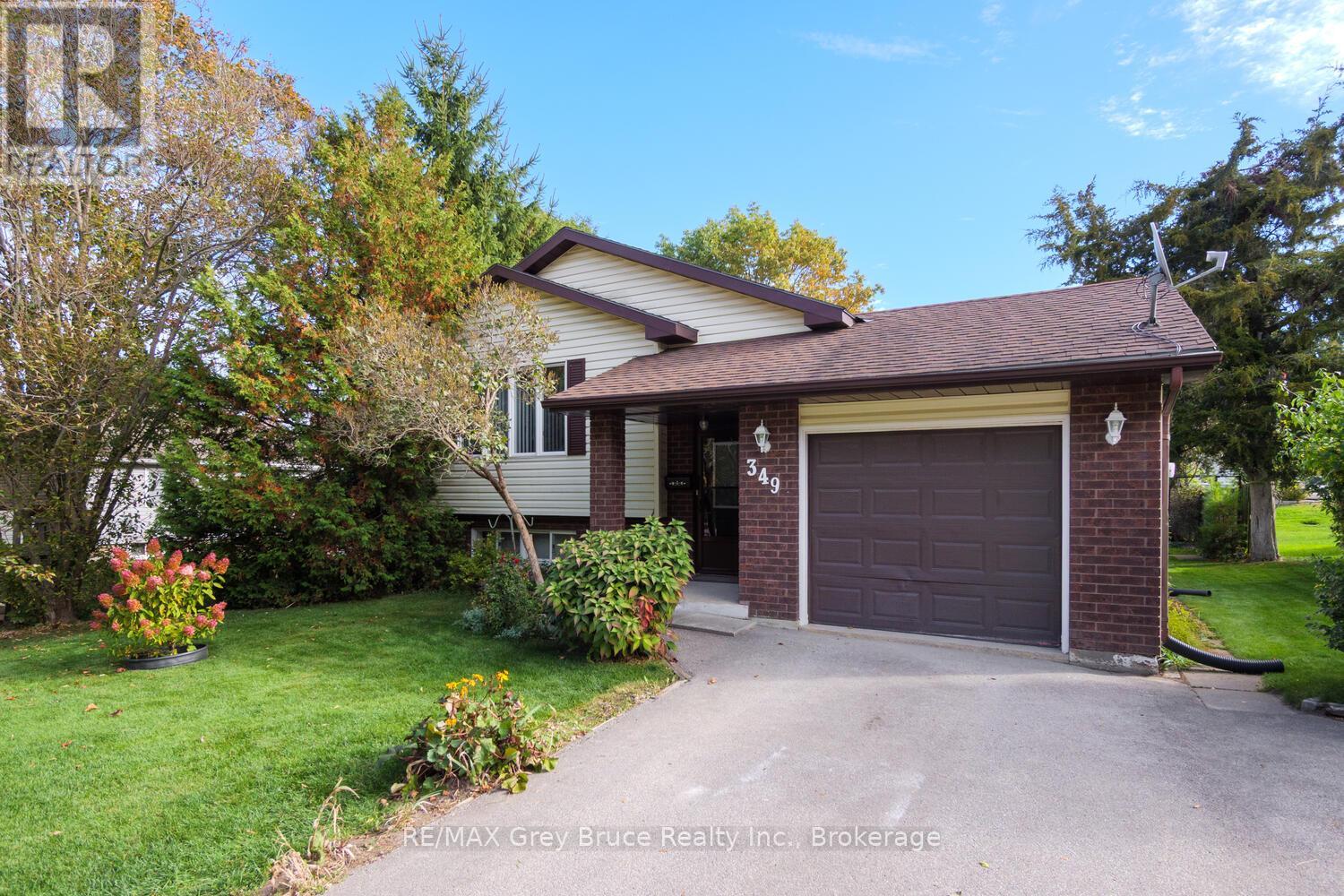 349 Taylor Street, South Bruce Peninsula, Ontario  N0H 2T0 - Photo 2 - X12472562