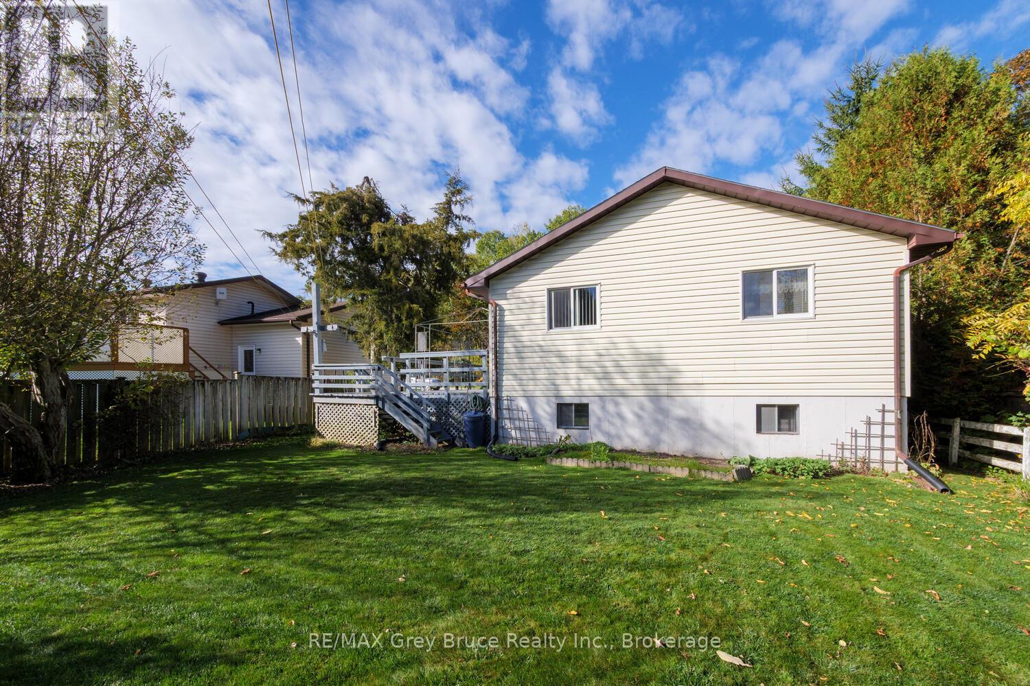 349 Taylor Street, South Bruce Peninsula, Ontario  N0H 2T0 - Photo 36 - X12472562