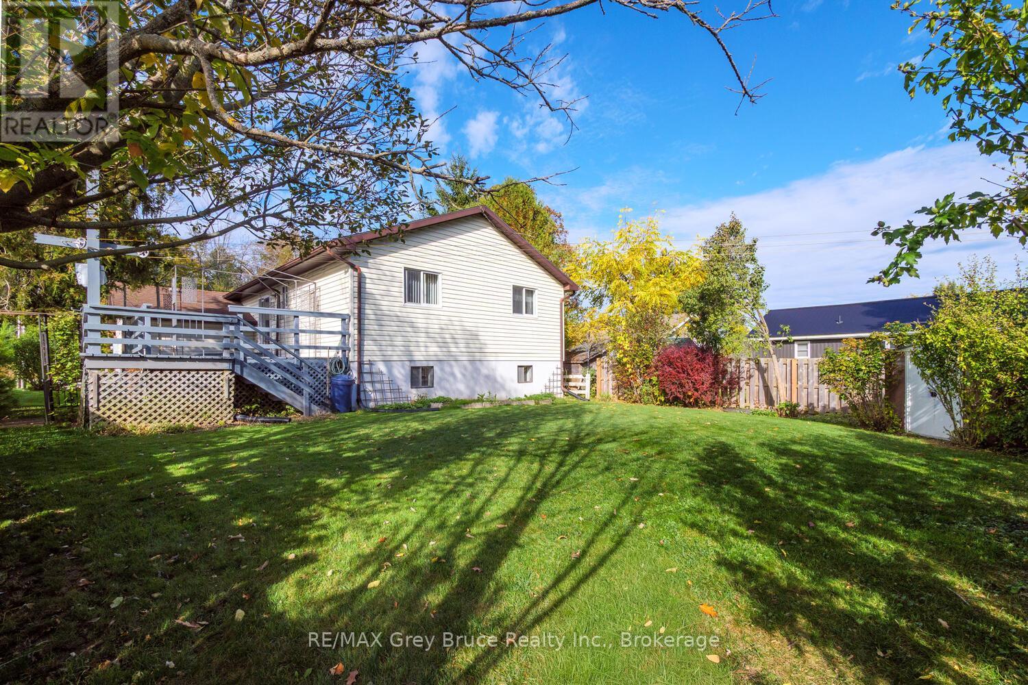 349 Taylor Street, South Bruce Peninsula, Ontario  N0H 2T0 - Photo 37 - X12472562