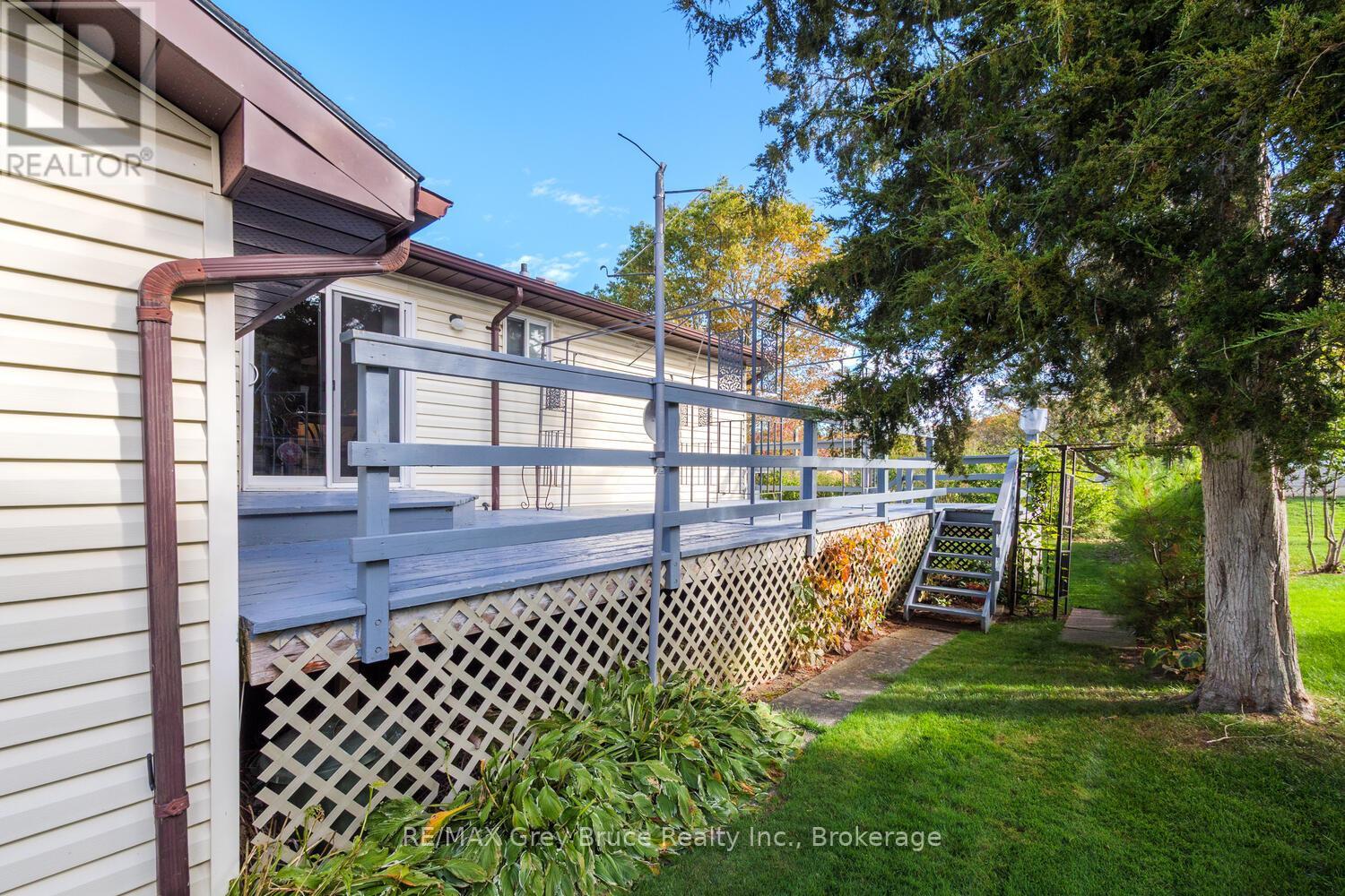 349 Taylor Street, South Bruce Peninsula, Ontario  N0H 2T0 - Photo 38 - X12472562