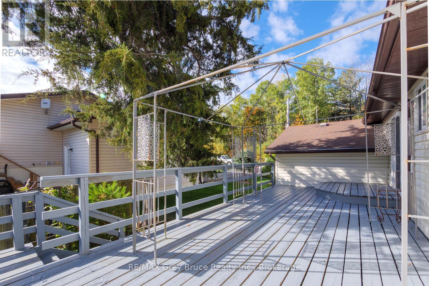 349 Taylor Street, South Bruce Peninsula, Ontario  N0H 2T0 - Photo 40 - X12472562
