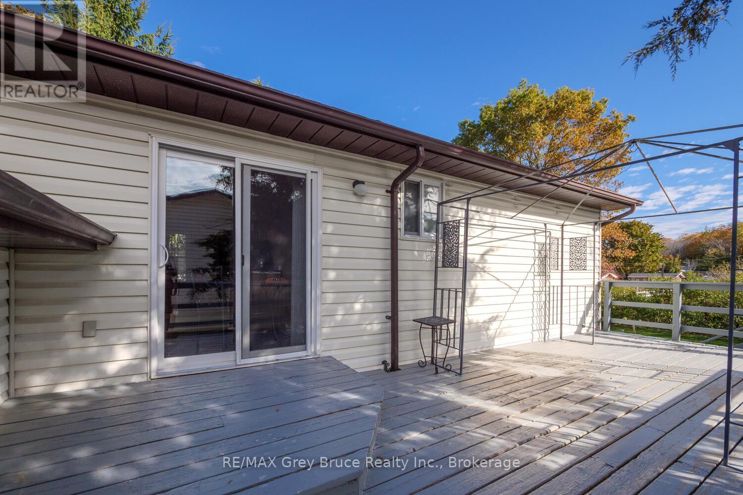 349 Taylor Street, South Bruce Peninsula, Ontario  N0H 2T0 - Photo 41 - X12472562