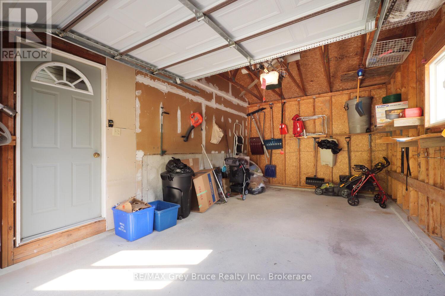 349 Taylor Street, South Bruce Peninsula, Ontario  N0H 2T0 - Photo 47 - X12472562