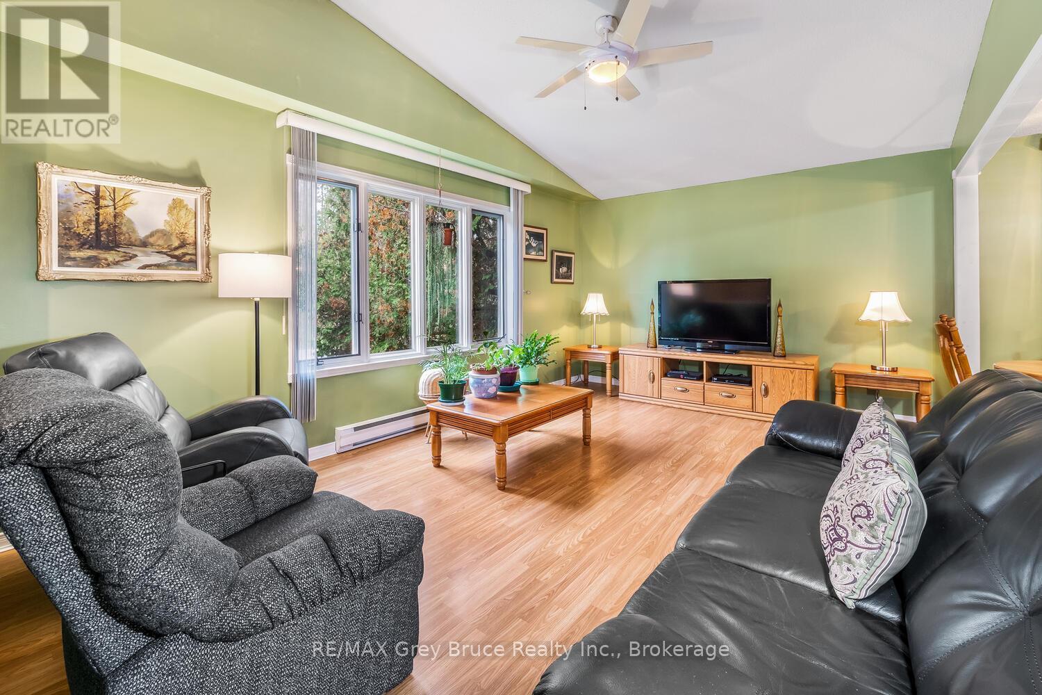 349 Taylor Street, South Bruce Peninsula, Ontario  N0H 2T0 - Photo 8 - X12472562