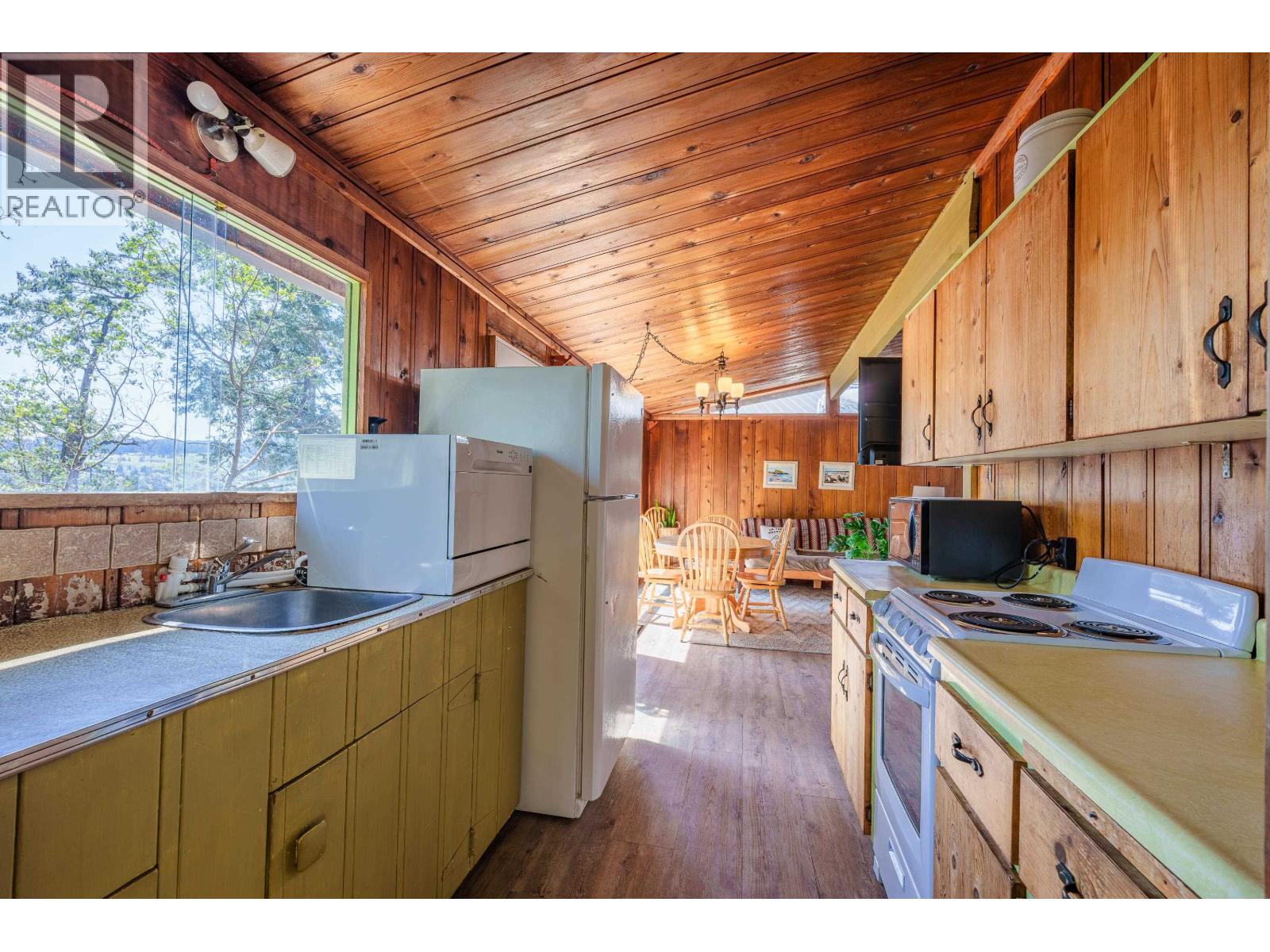 6037 Sandy Hook Road, Sechelt, British Columbia  V7Z 0C9 - Photo 8 - R2995955