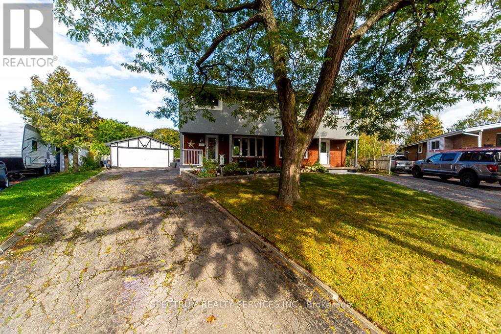 11 Carrington Court, Hamilton, Ontario  L9A 4N5 - Photo 2 - X12472465