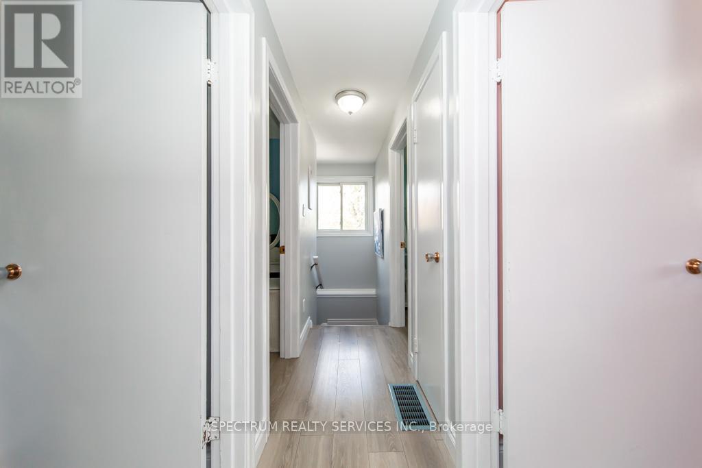 11 Carrington Court, Hamilton, Ontario  L9A 4N5 - Photo 23 - X12472465