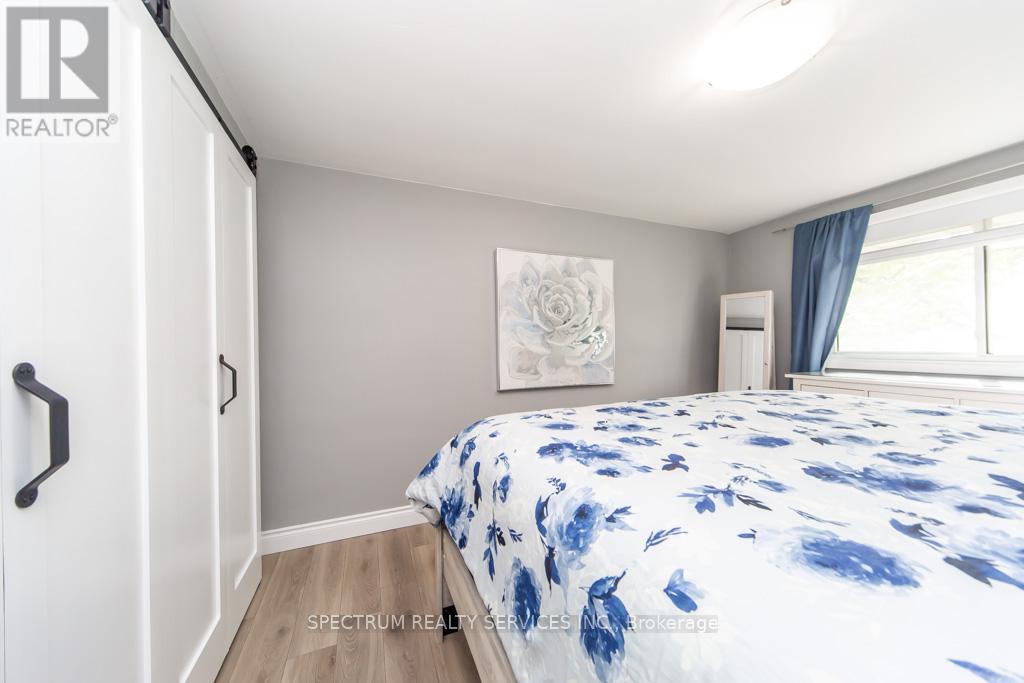11 Carrington Court, Hamilton, Ontario  L9A 4N5 - Photo 25 - X12472465