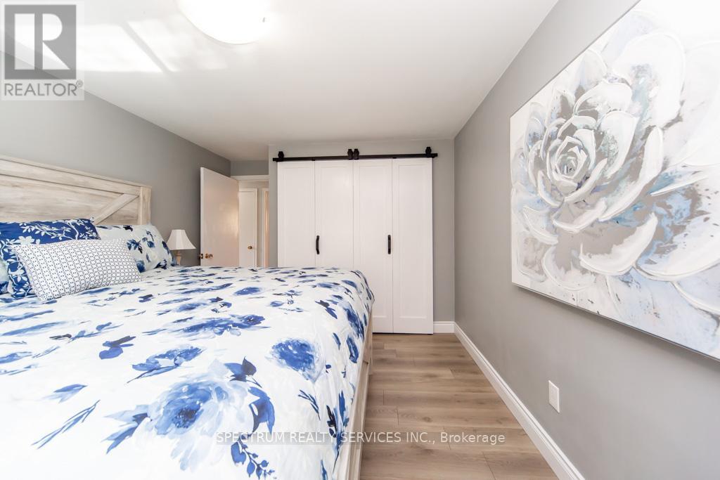 11 Carrington Court, Hamilton, Ontario  L9A 4N5 - Photo 27 - X12472465