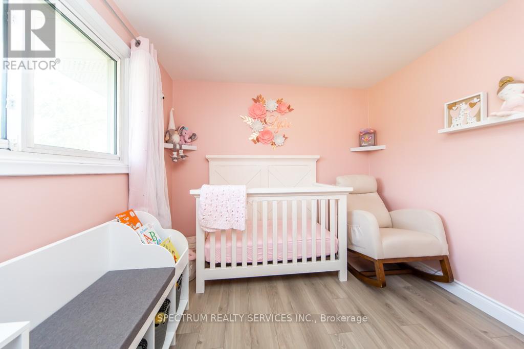 11 Carrington Court, Hamilton, Ontario  L9A 4N5 - Photo 32 - X12472465
