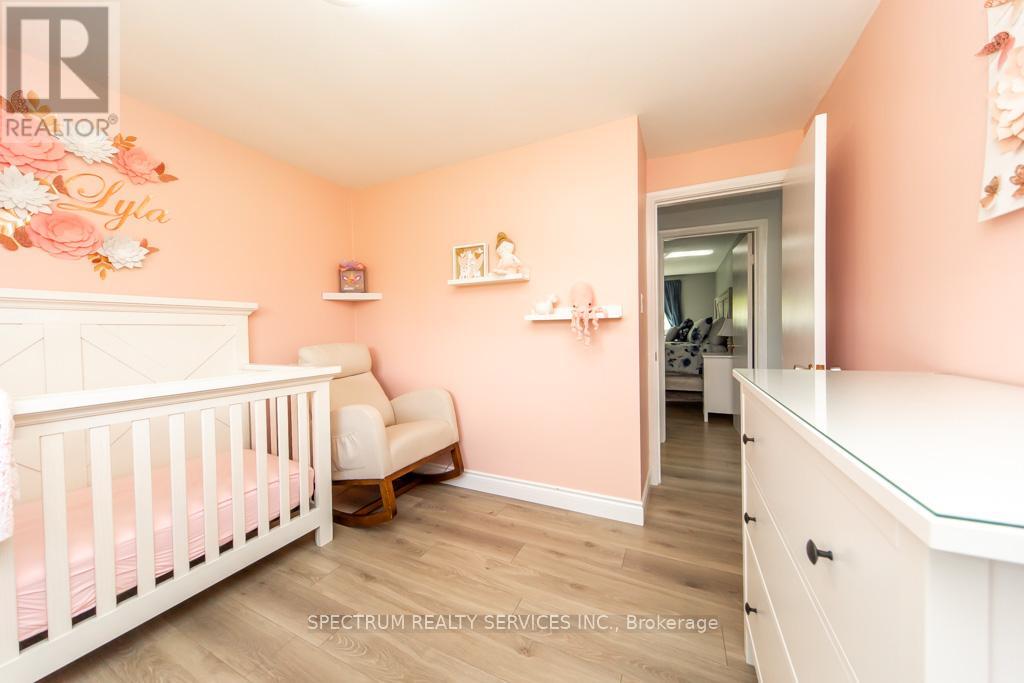 11 Carrington Court, Hamilton, Ontario  L9A 4N5 - Photo 33 - X12472465