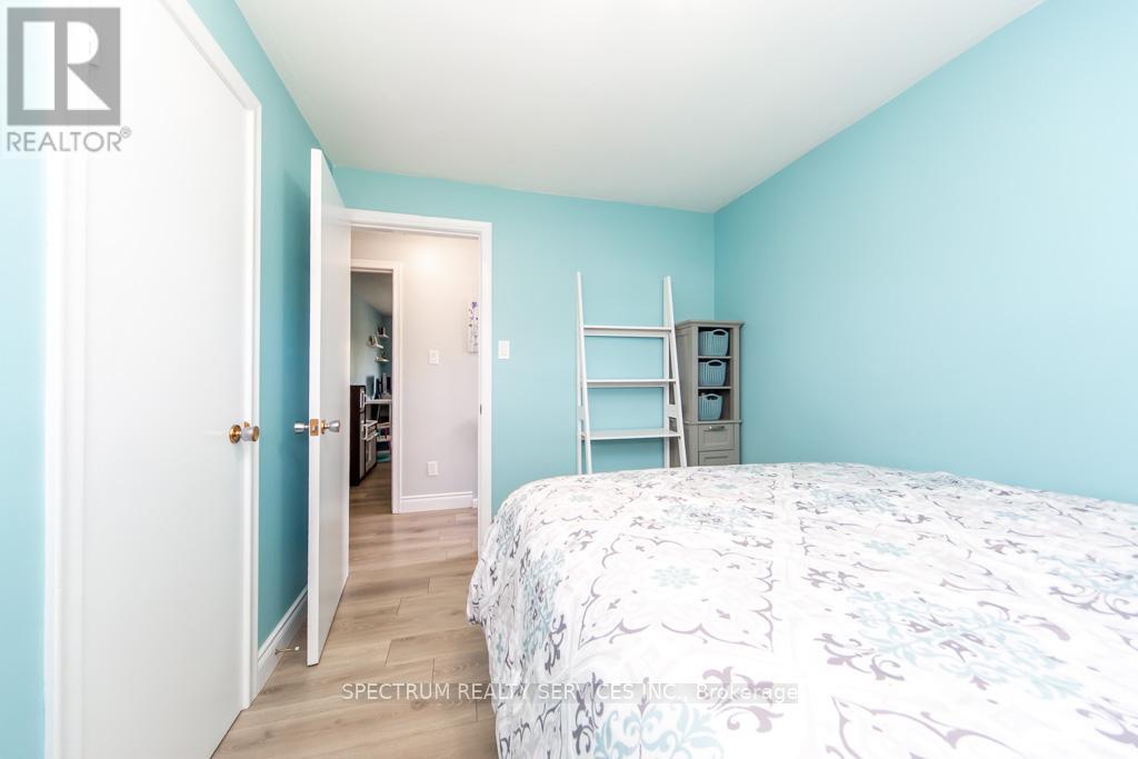 11 Carrington Court, Hamilton, Ontario  L9A 4N5 - Photo 35 - X12472465