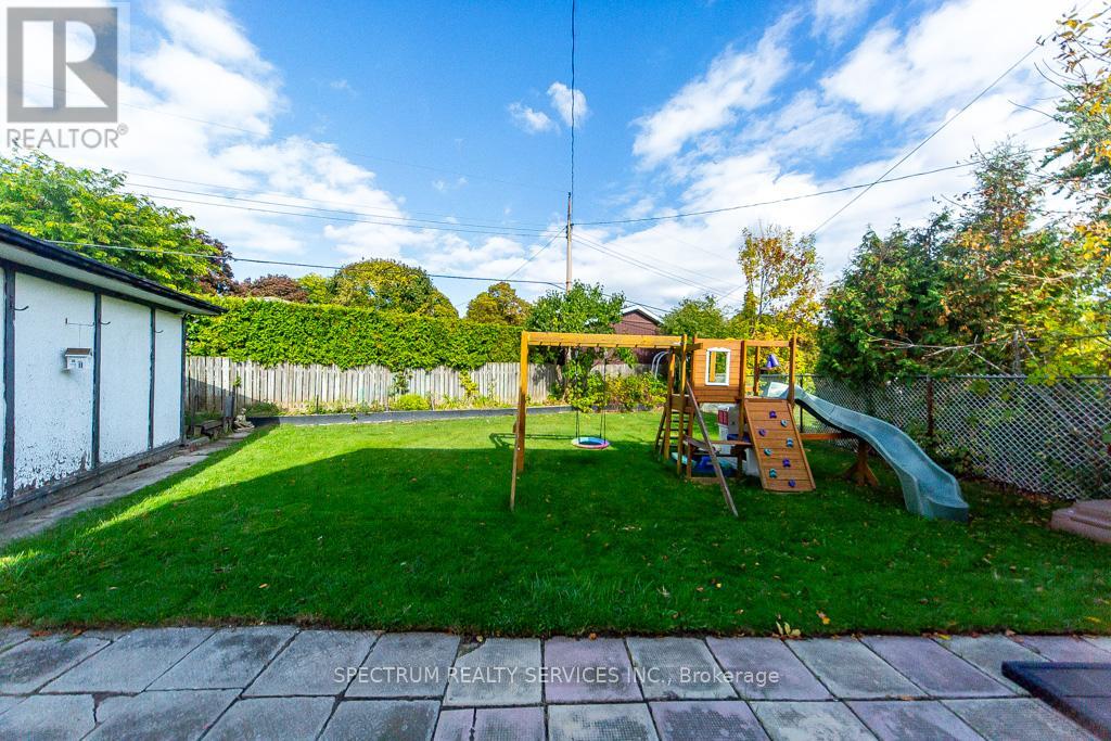 11 Carrington Court, Hamilton, Ontario  L9A 4N5 - Photo 45 - X12472465