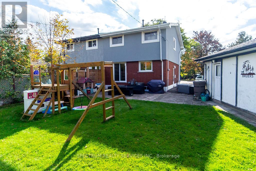 11 Carrington Court, Hamilton, Ontario  L9A 4N5 - Photo 47 - X12472465