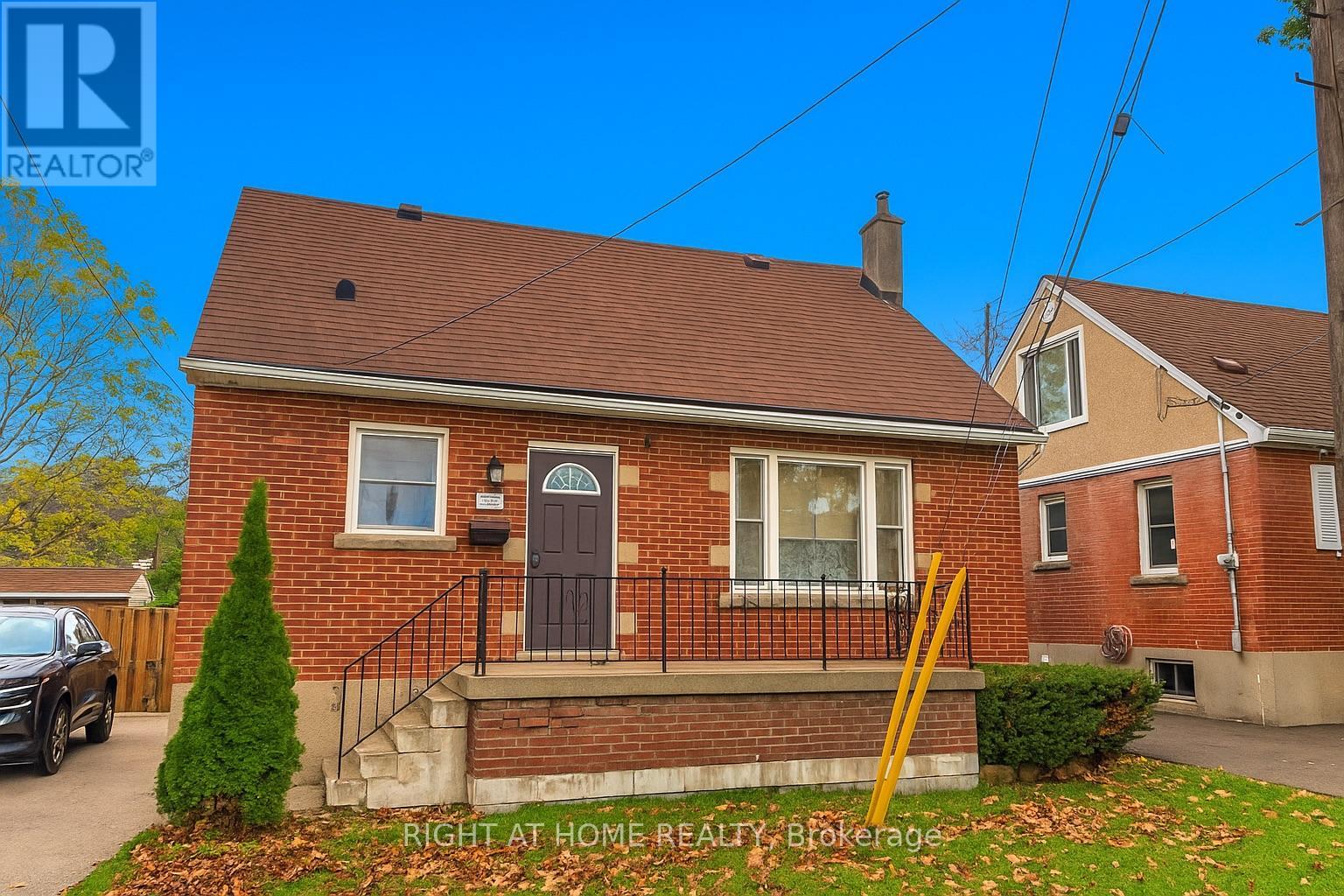 94 East 27th Street, Hamilton, Ontario  L8V 3G1 - Photo 1 - X12472467