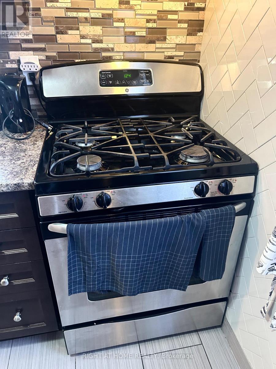 94 East 27th Street, Hamilton, Ontario  L8V 3G1 - Photo 4 - X12472467