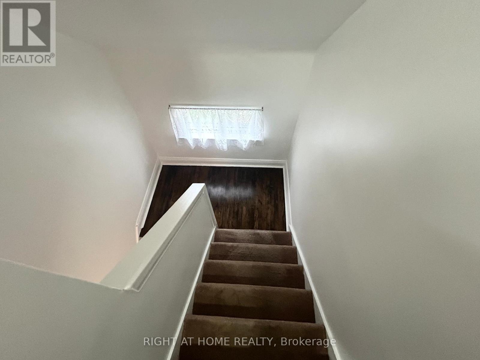 94 East 27th Street, Hamilton, Ontario  L8V 3G1 - Photo 8 - X12472467