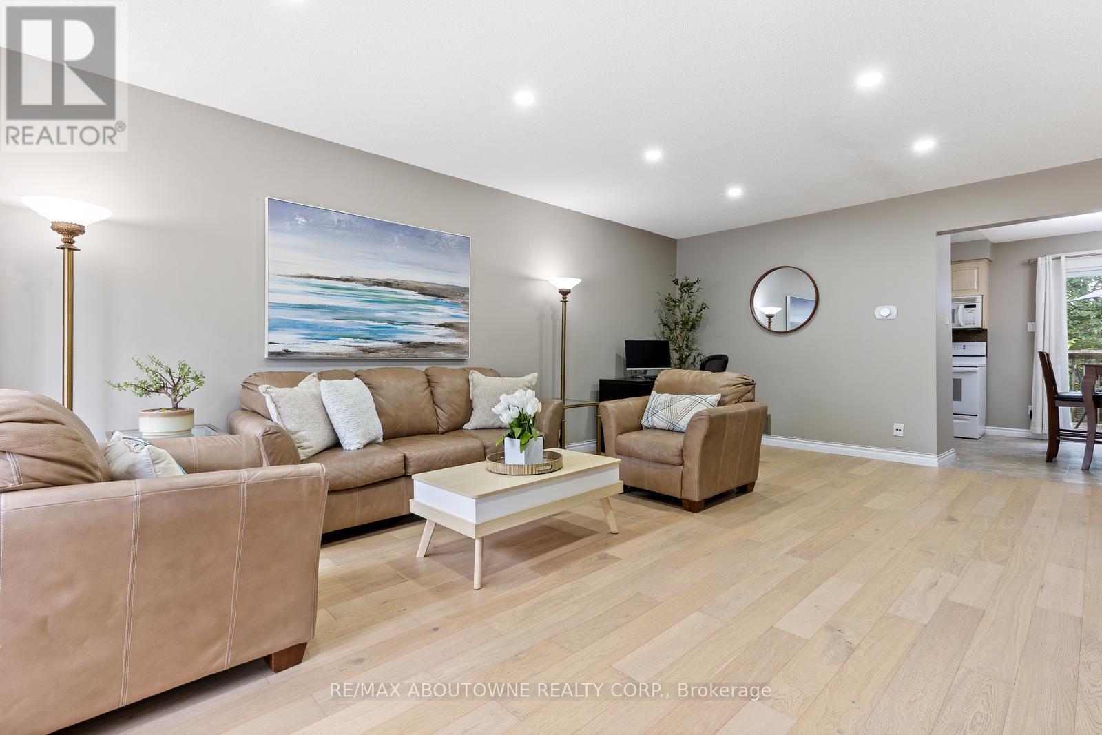 48 - 49 Cedarwoods Crescent, Kitchener, Ontario  N2C 2L1 - Photo 11 - X12472469