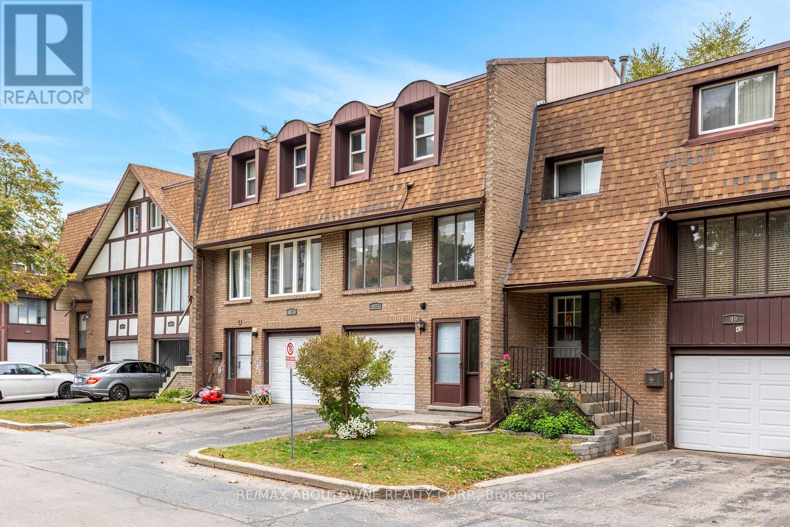 48 - 49 Cedarwoods Crescent, Kitchener, Ontario  N2C 2L1 - Photo 3 - X12472469