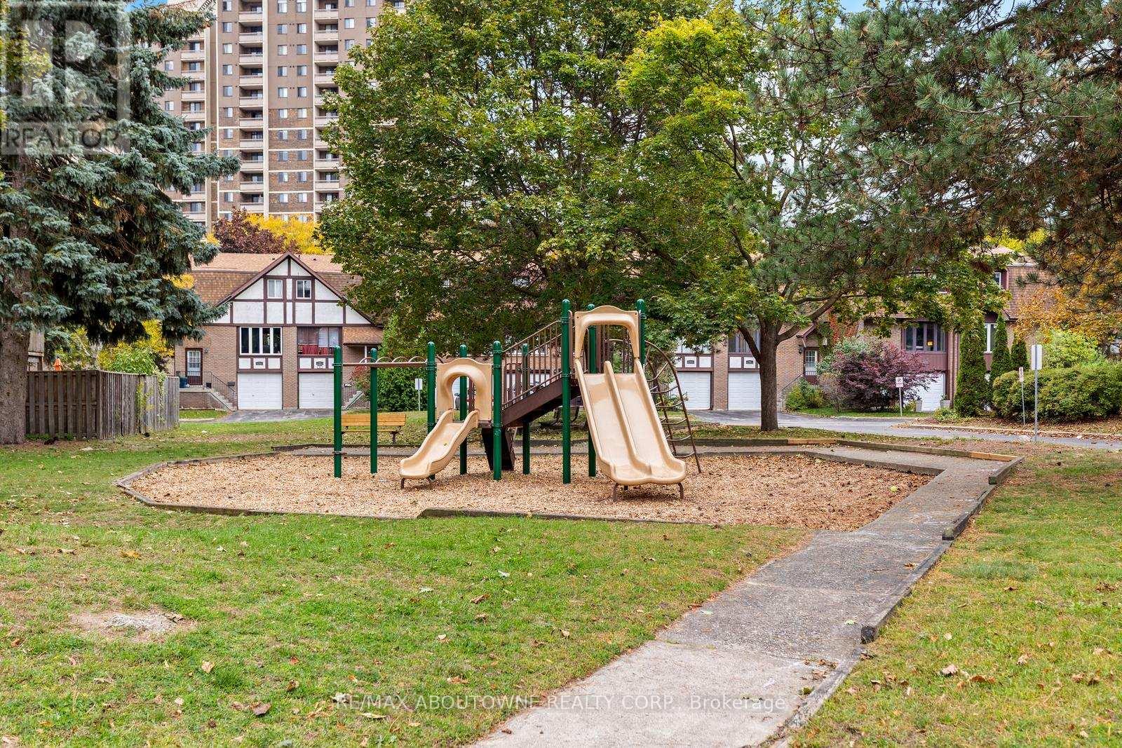 48 - 49 Cedarwoods Crescent, Kitchener, Ontario  N2C 2L1 - Photo 32 - X12472469
