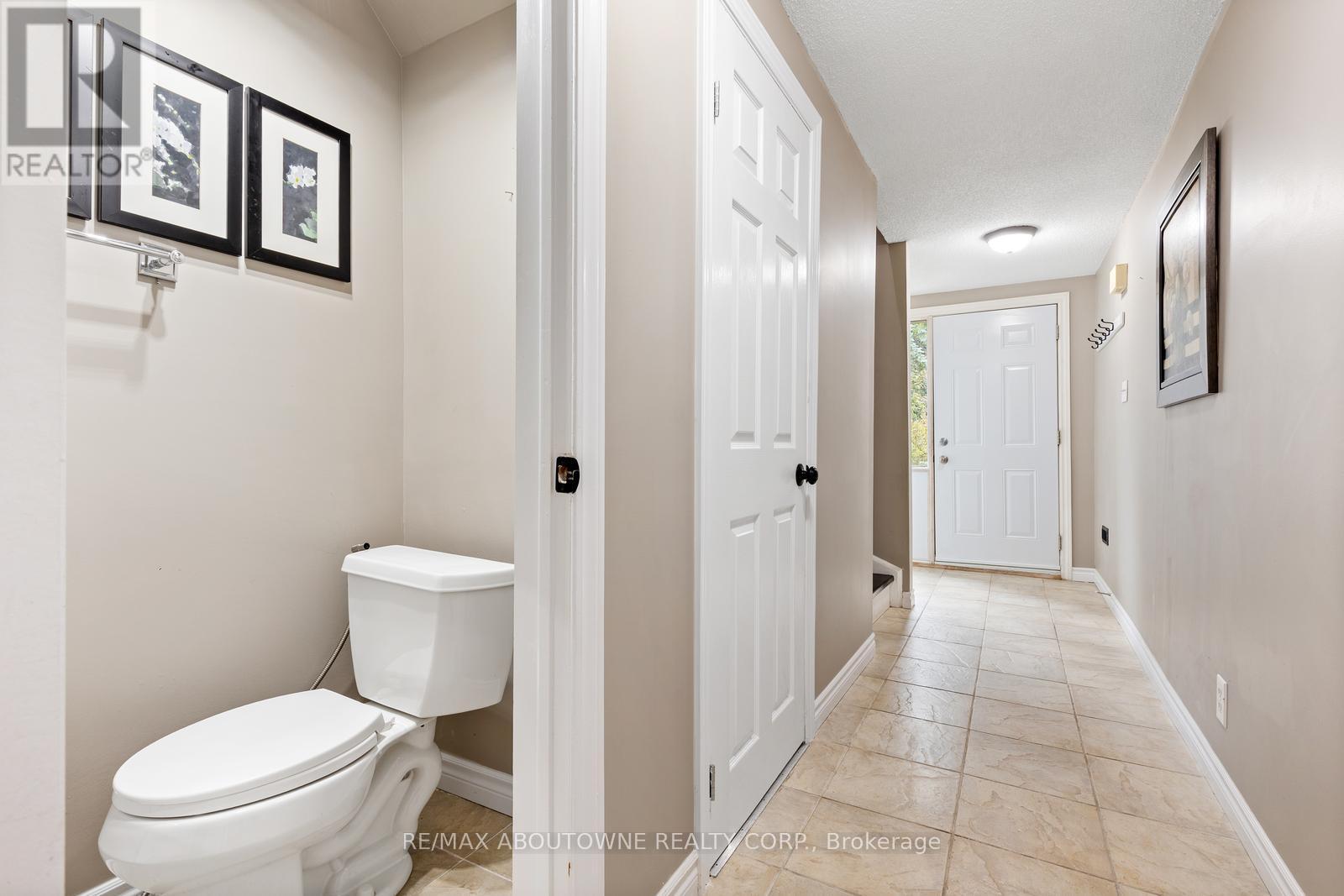 48 - 49 Cedarwoods Crescent, Kitchener, Ontario  N2C 2L1 - Photo 7 - X12472469